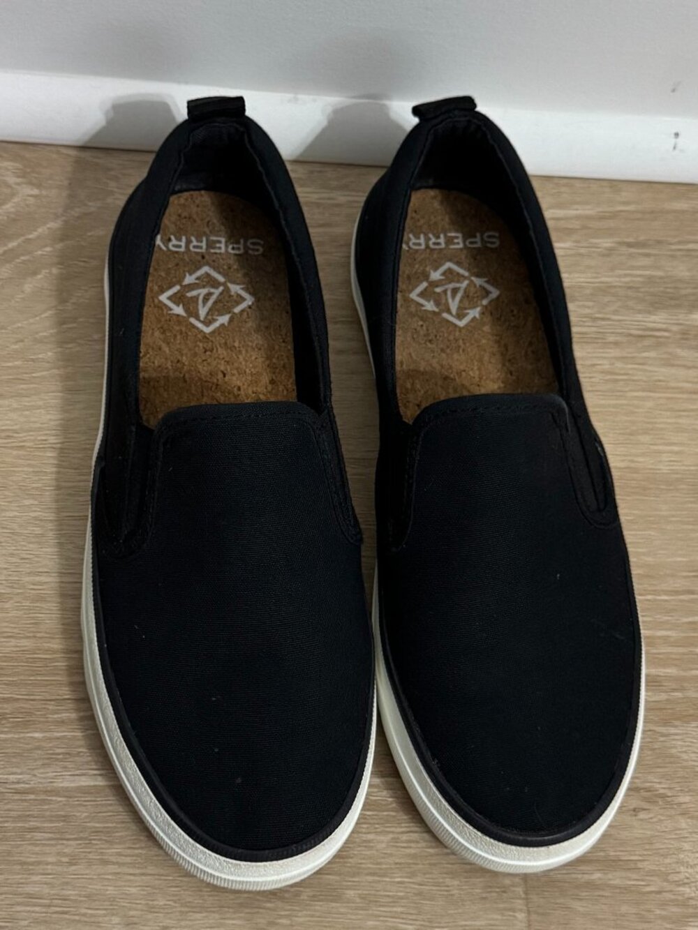 Sperry Crest Twin Gore Slip-On Sneakers Black White Women’s 6.5